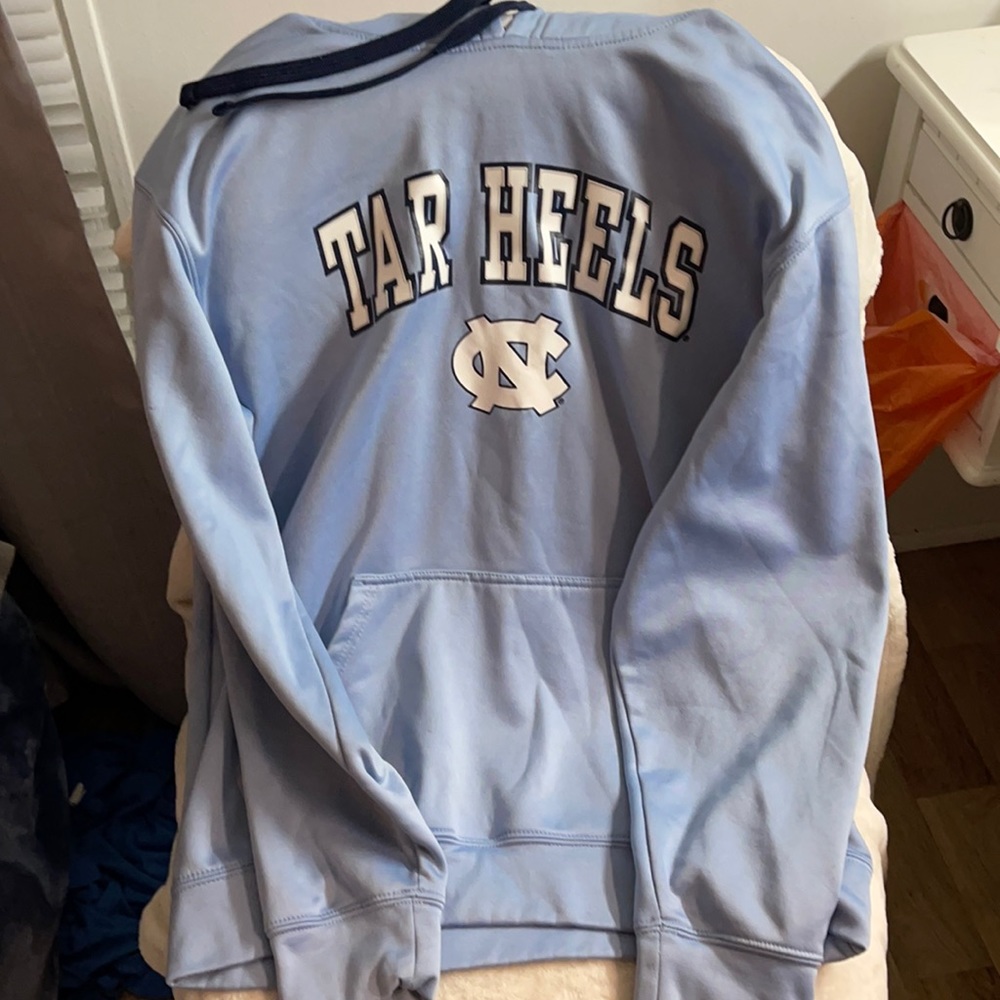 tar heels hoodie SO COMFY ! size medium